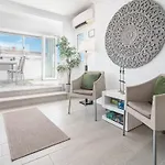 Appartement Victoria Blu Ref #95 *